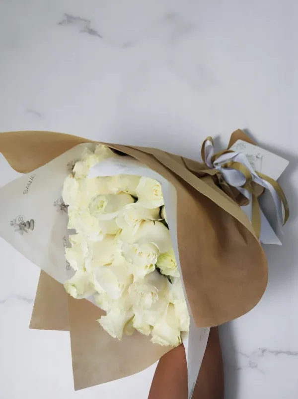 129-bouquet-buchon-rosas-blancas-cali