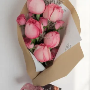 Ramo de Rosas Salmón con Mini Rosas para Hija en Cali - Un Detalle Perfecto para Celebrar Su Amor