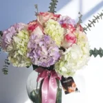 Jarrón Bonito con Hortensias y Rosas Fucsias - Arreglo Floral en Cali
