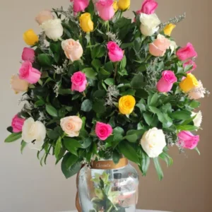 Arreglo Floral Jarrón Samaritano Light con Rosas para Mamá en Cali