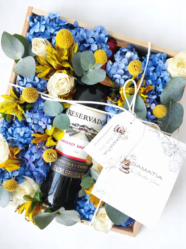Arreglo Floral en Botella de Vino para Hombre en Cali